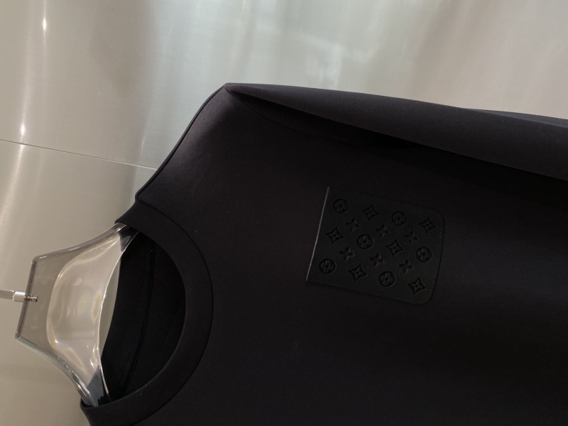 l0vis Vvtt0n t-shirt